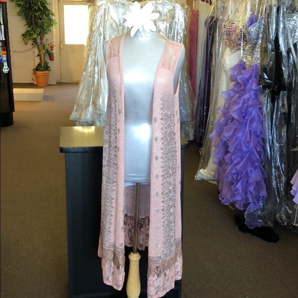 🌸Vocal Duster🌸 - Picture 1 of 6